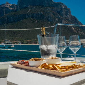 aperitivo tramonto catamarano