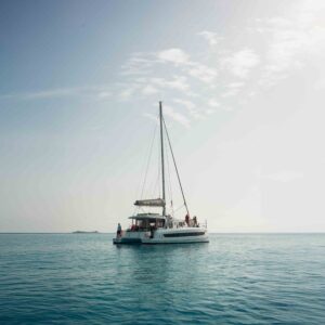 Prestigioso blu: escursione in catamarano nelle acque di Villasimius